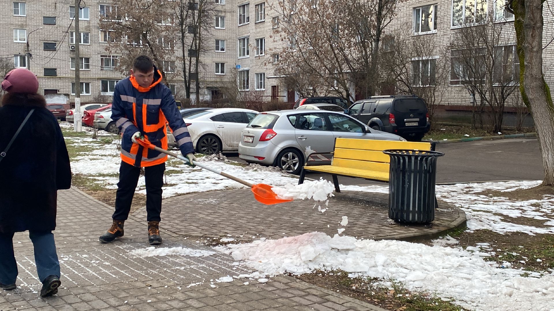 уборка двора, лед, Истра, детская площадка, вертикалки,