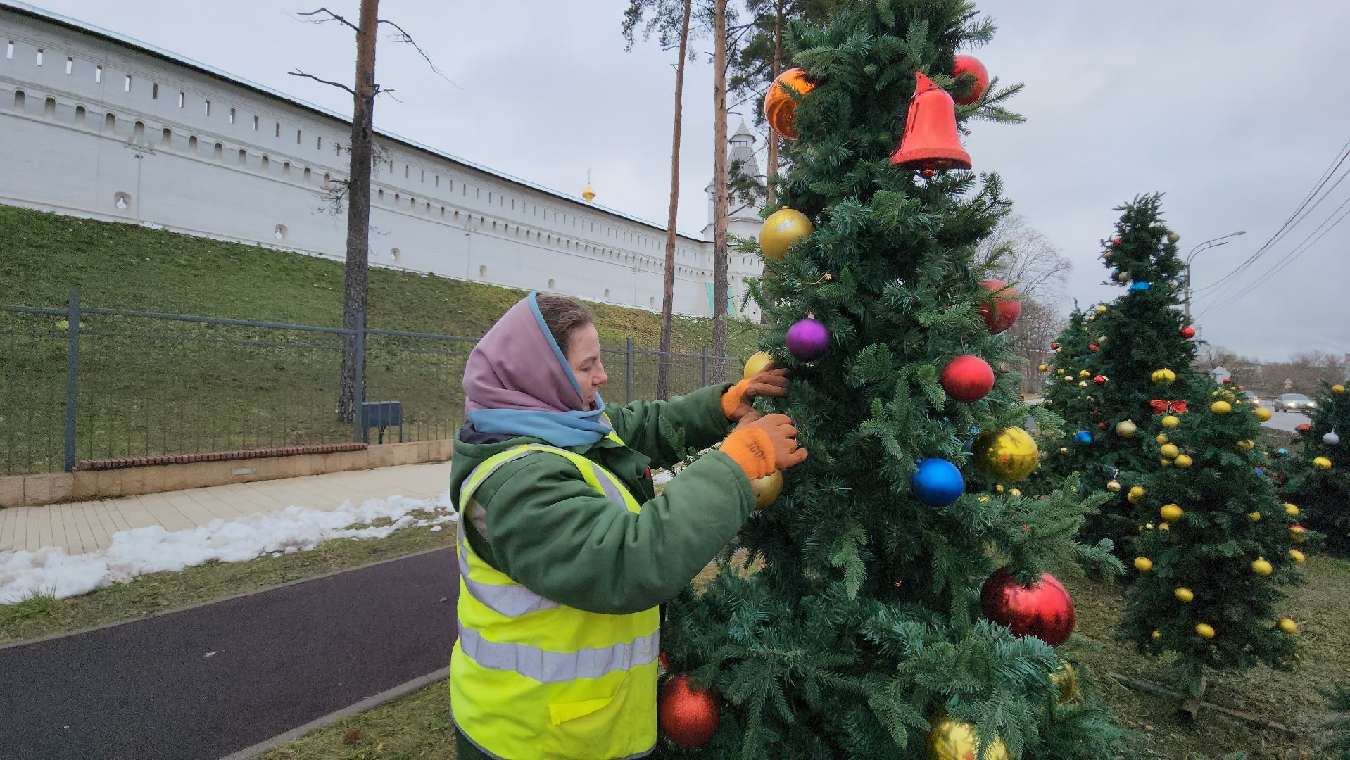 Украшение города, Зима, Елки, Истра, Новоиерусалимский монастырь, вертикалки,