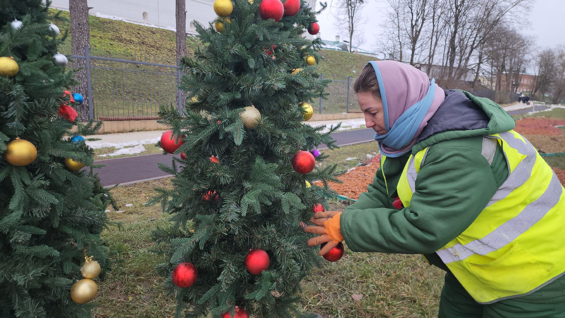 Украшение города, Зима, Елки, Истра, Новоиерусалимский монастырь, вертикалки,