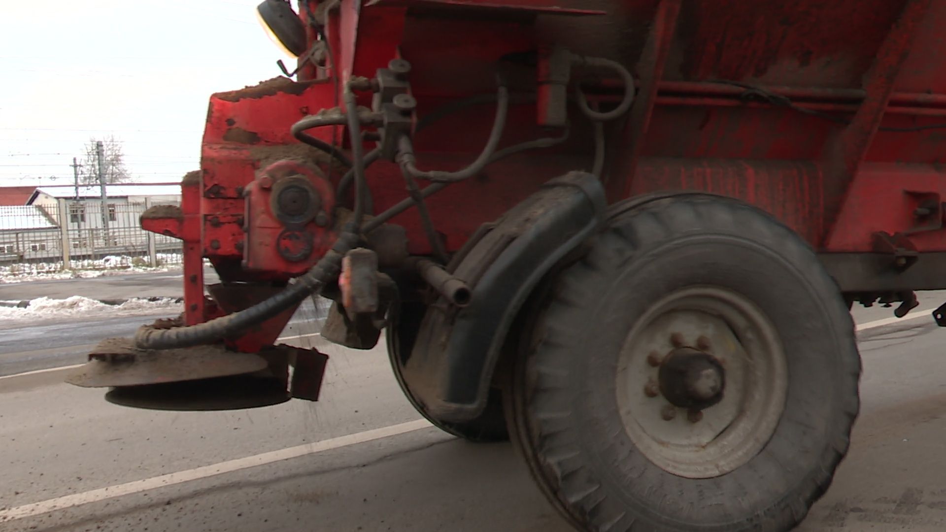 Реутов, вертикалки, ЖКХ, уборка города, песок, снег, трактор, навесное оборудование,