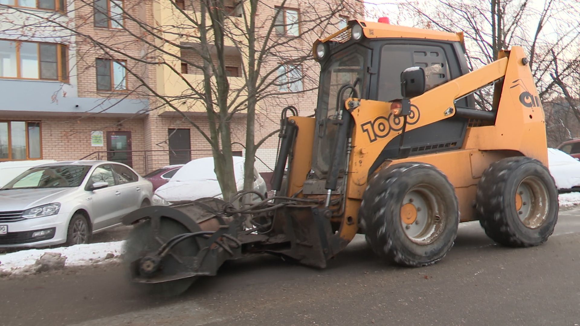 Реутов, вертикалки, ЖКХ, уборка города, песок, снег, трактор, навесное оборудование,