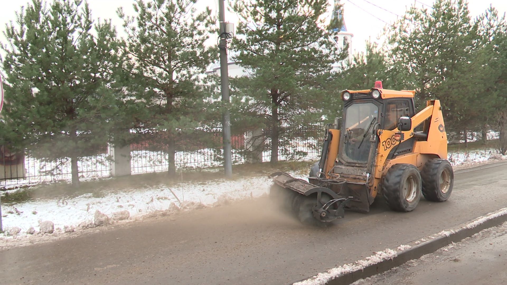 Реутов, вертикалки, ЖКХ, уборка города, песок, снег, трактор, навесное оборудование,