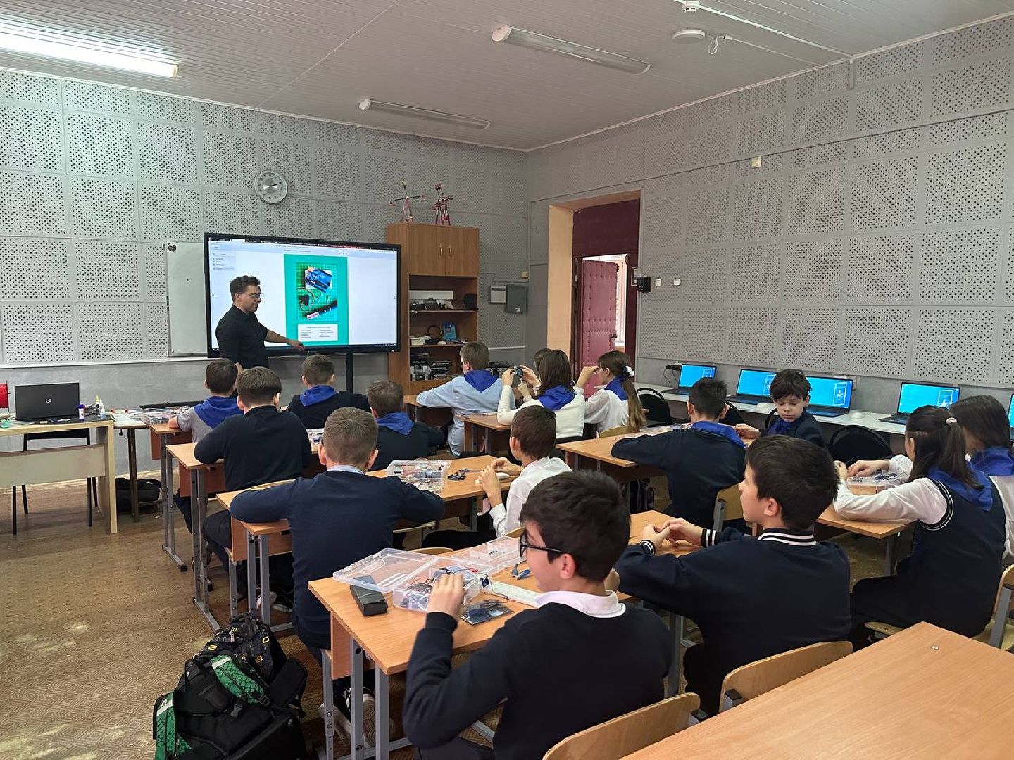 школа, роботы, програмирование, наука в школе,