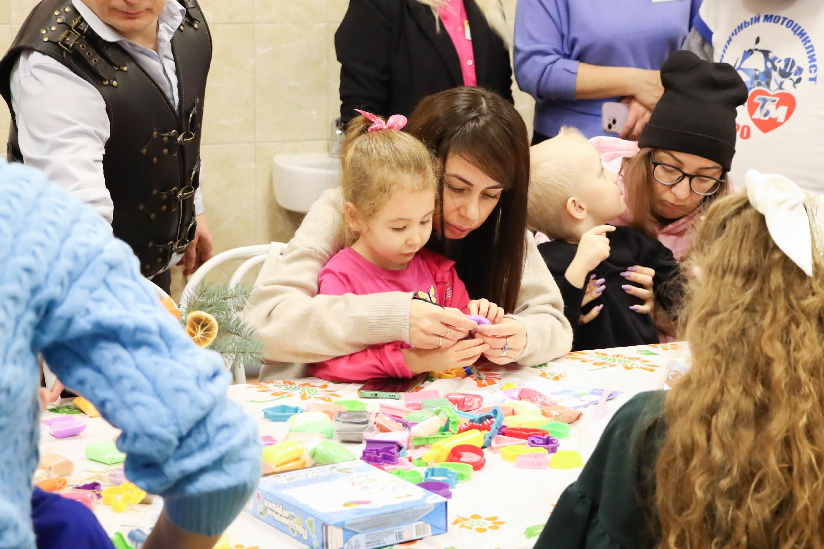 центр социального обслуживания, ивантеевка, день инвалида, праздник, дети с особенностями развития, музыка, пение, подарки,вертикалки,