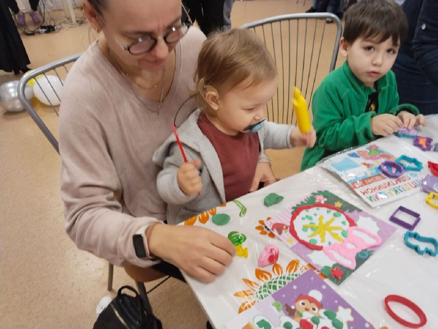 центр социального обслуживания, ивантеевка, день инвалида, праздник, дети с особенностями развития, музыка, пение, подарки,вертикалки,