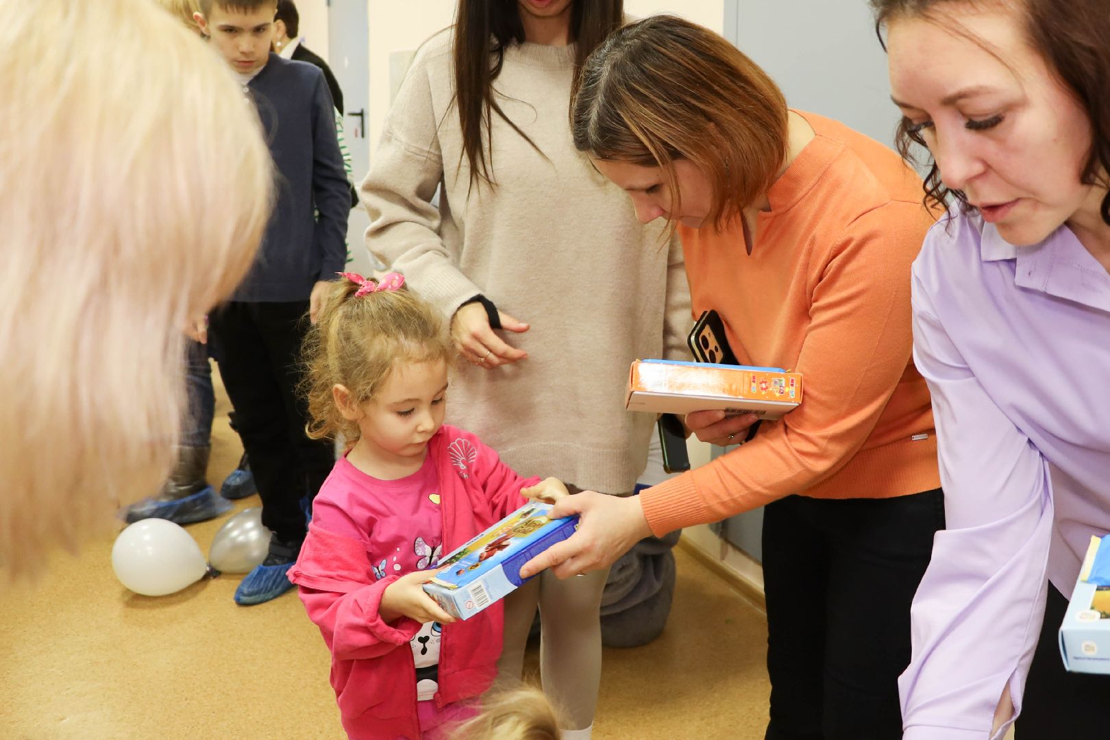 центр социального обслуживания, ивантеевка, день инвалида, праздник, дети с особенностями развития, музыка, пение, подарки,вертикалки,