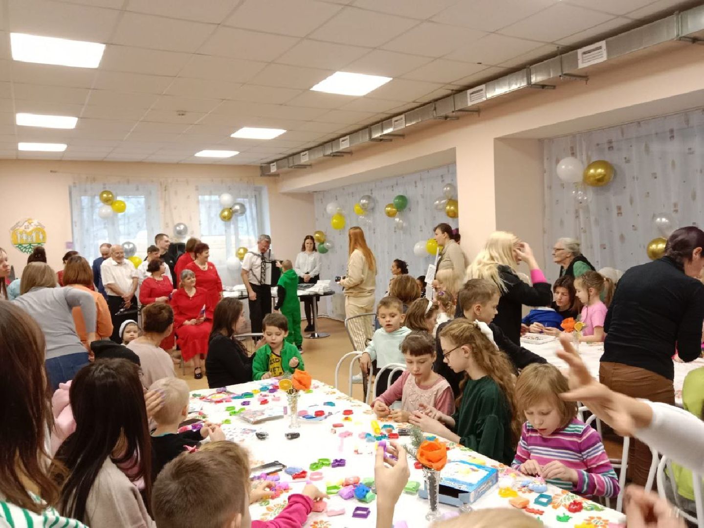 центр социального обслуживания, ивантеевка, день инвалида, праздник, дети с особенностями развития, музыка, пение, подарки,вертикалки,