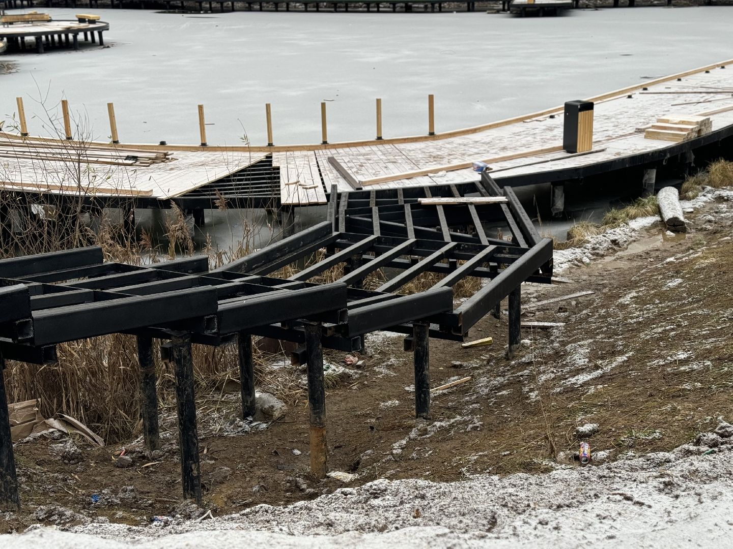 вертикалки, Благоустройство пруда, Тарычевский пруд, Девелоперская компания Брусника, Ревитализация малого тарычевского пруда, жк зеленые аллеи,