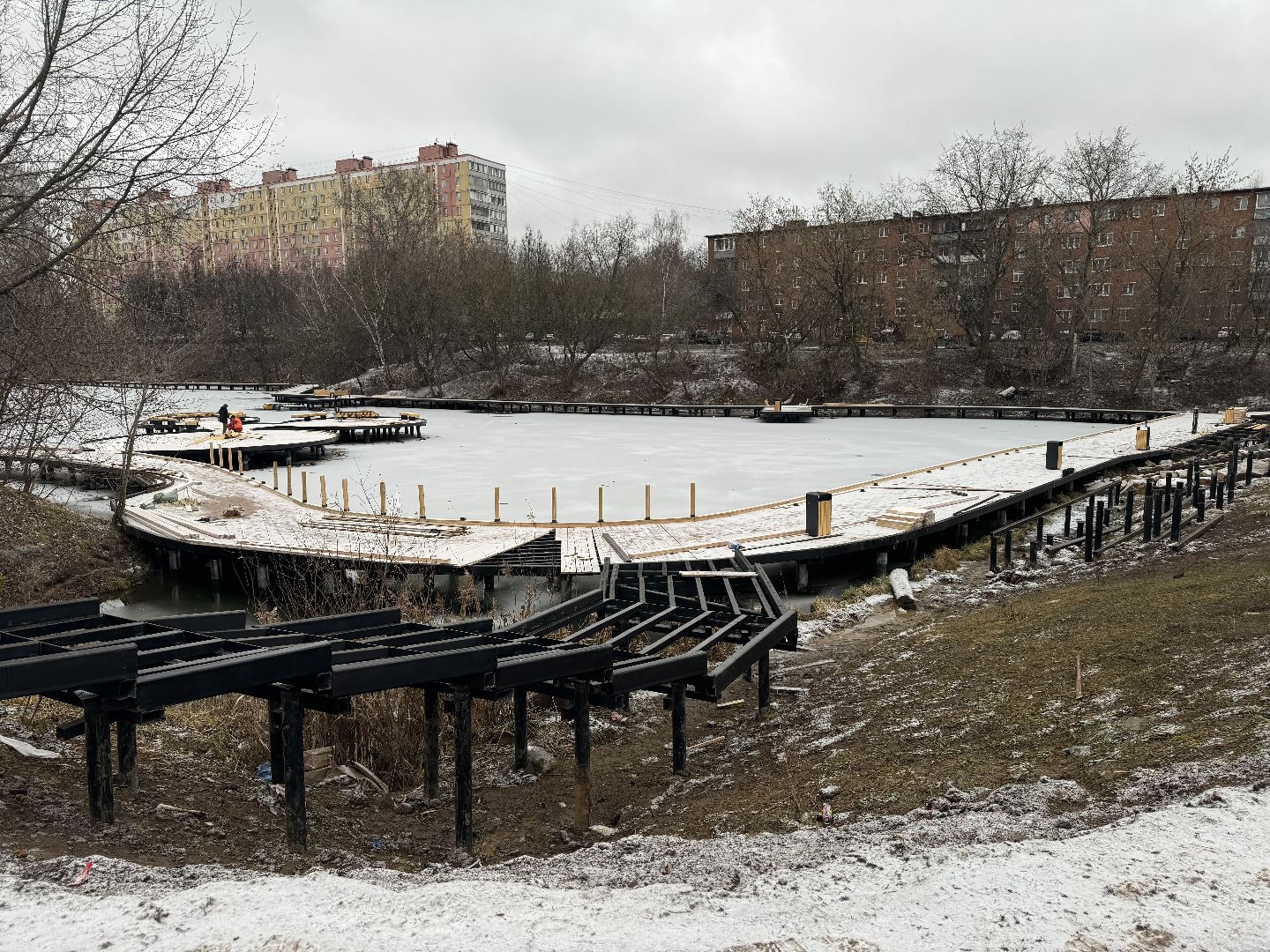 вертикалки, Благоустройство пруда, Тарычевский пруд, Девелоперская компания Брусника, Ревитализация малого тарычевского пруда, жк зеленые аллеи,