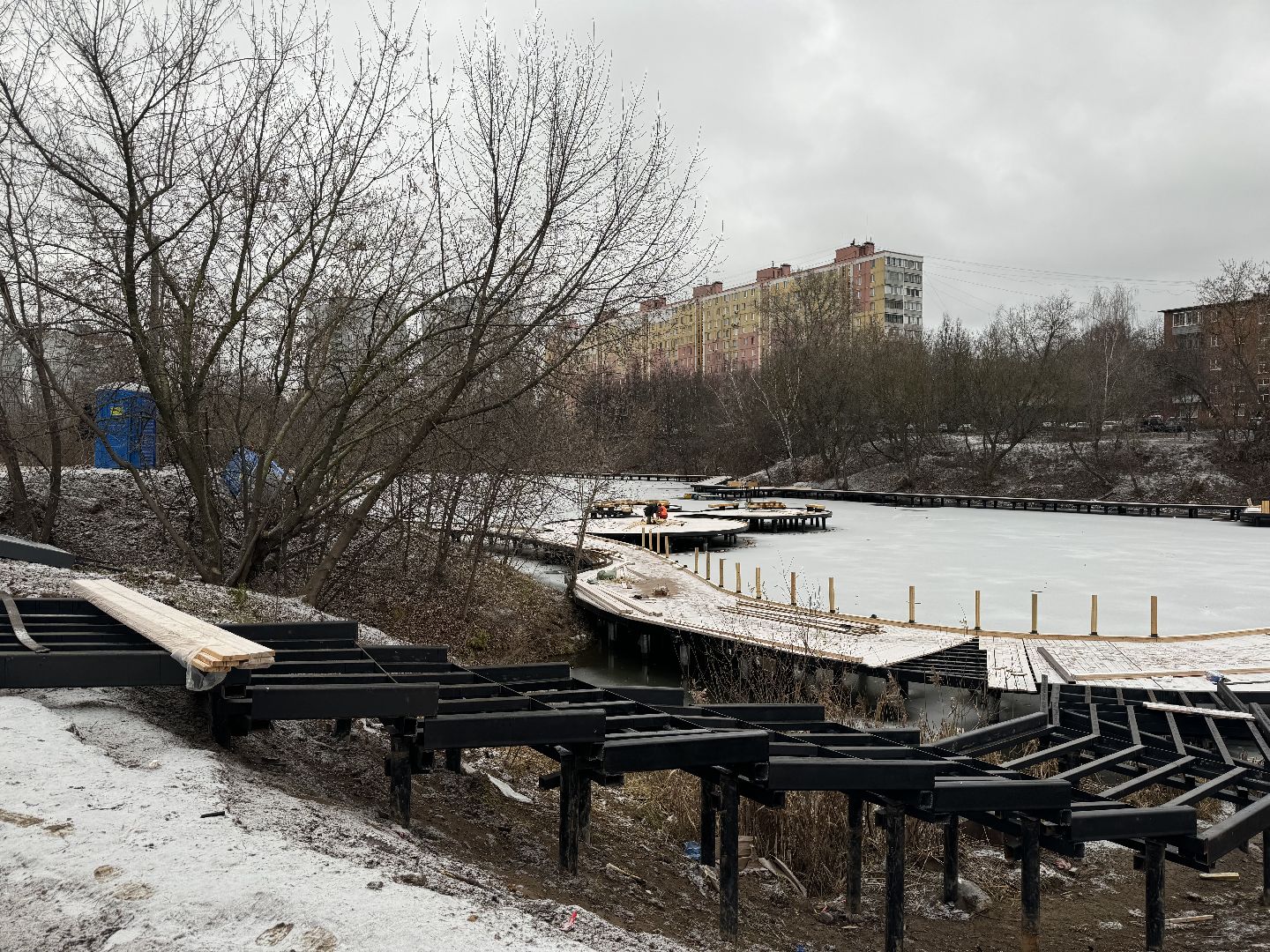 вертикалки, Благоустройство пруда, Тарычевский пруд, Девелоперская компания Брусника, Ревитализация малого тарычевского пруда, жк зеленые аллеи,