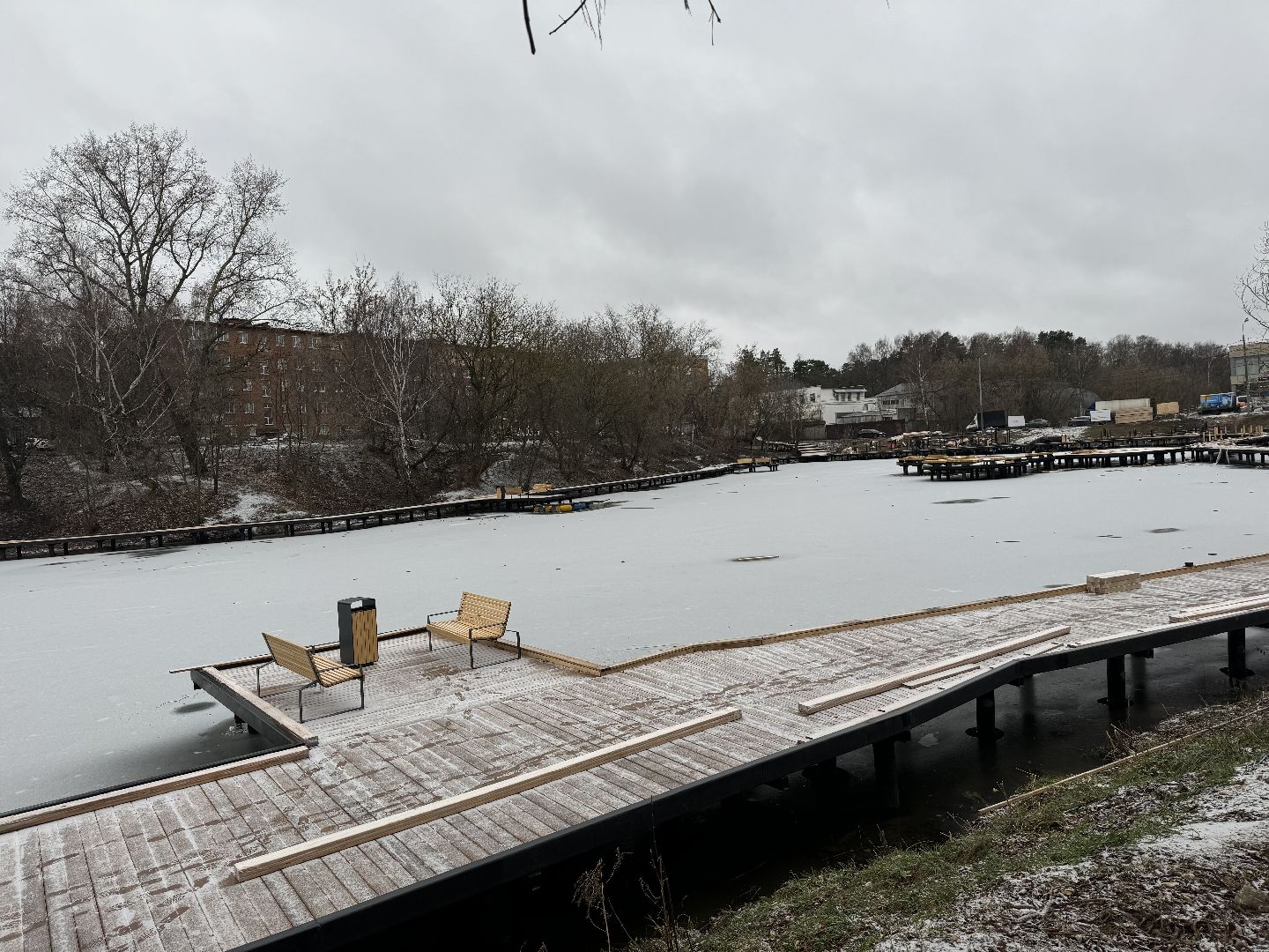 вертикалки, Благоустройство пруда, Тарычевский пруд, Девелоперская компания Брусника, Ревитализация малого тарычевского пруда, жк зеленые аллеи,