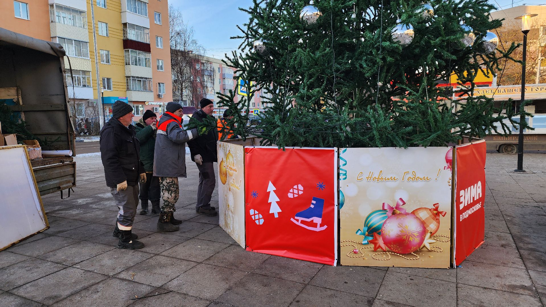 кашира, новогодняя елка, благоустройство, украшение города к новому году, вертикалки,