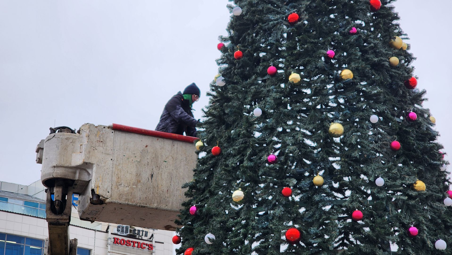 Солнечногорск, вертикалки, новый год, советская площадь, монтаж елки,