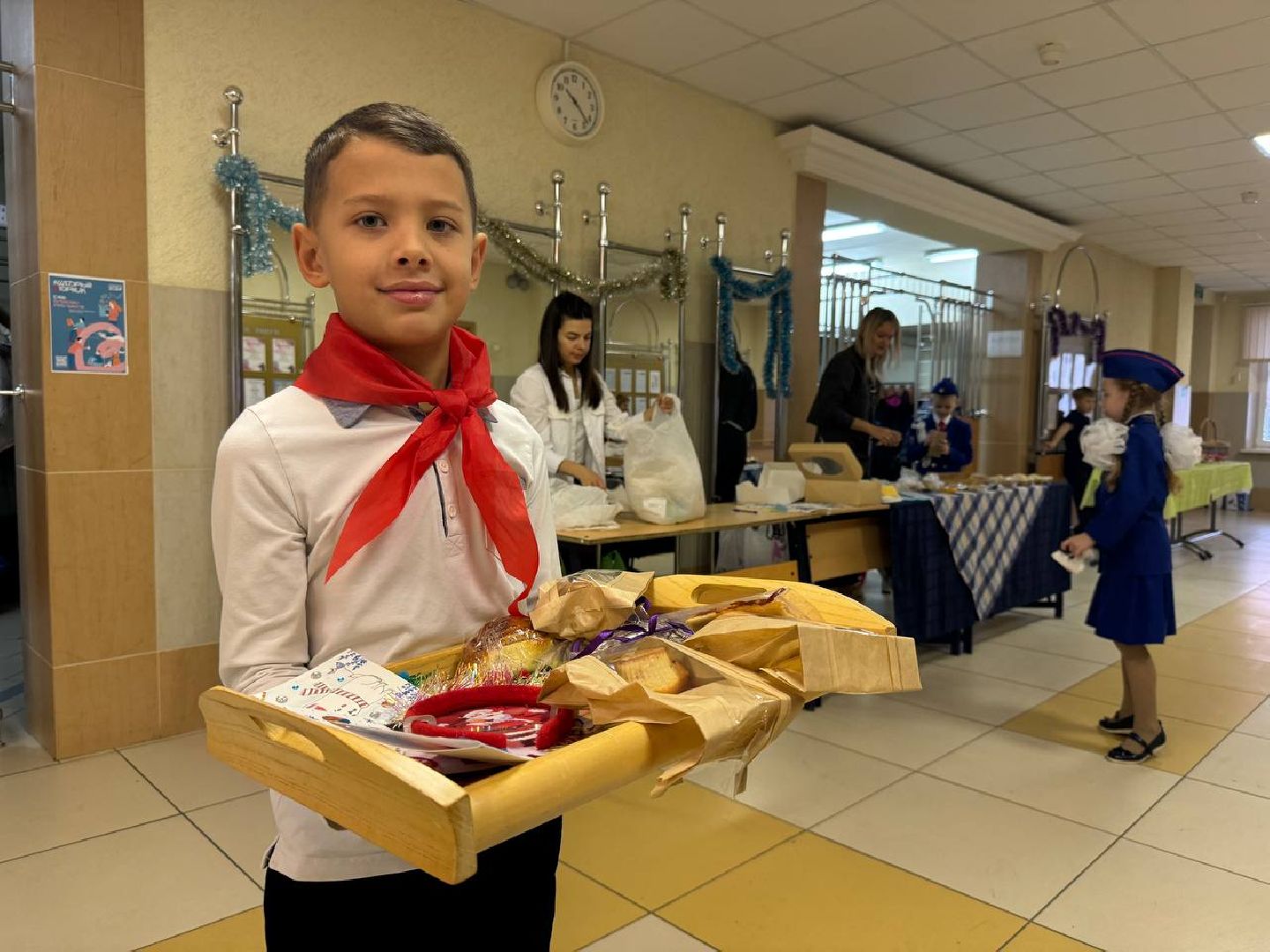 можайск, можайский городской округ, подмосковье, благотворительность, благотворительная ярмарка, сво, военнослужащие, поддержка бойцов, спецоперация, школьники, новогодние подарки, госпиталь,