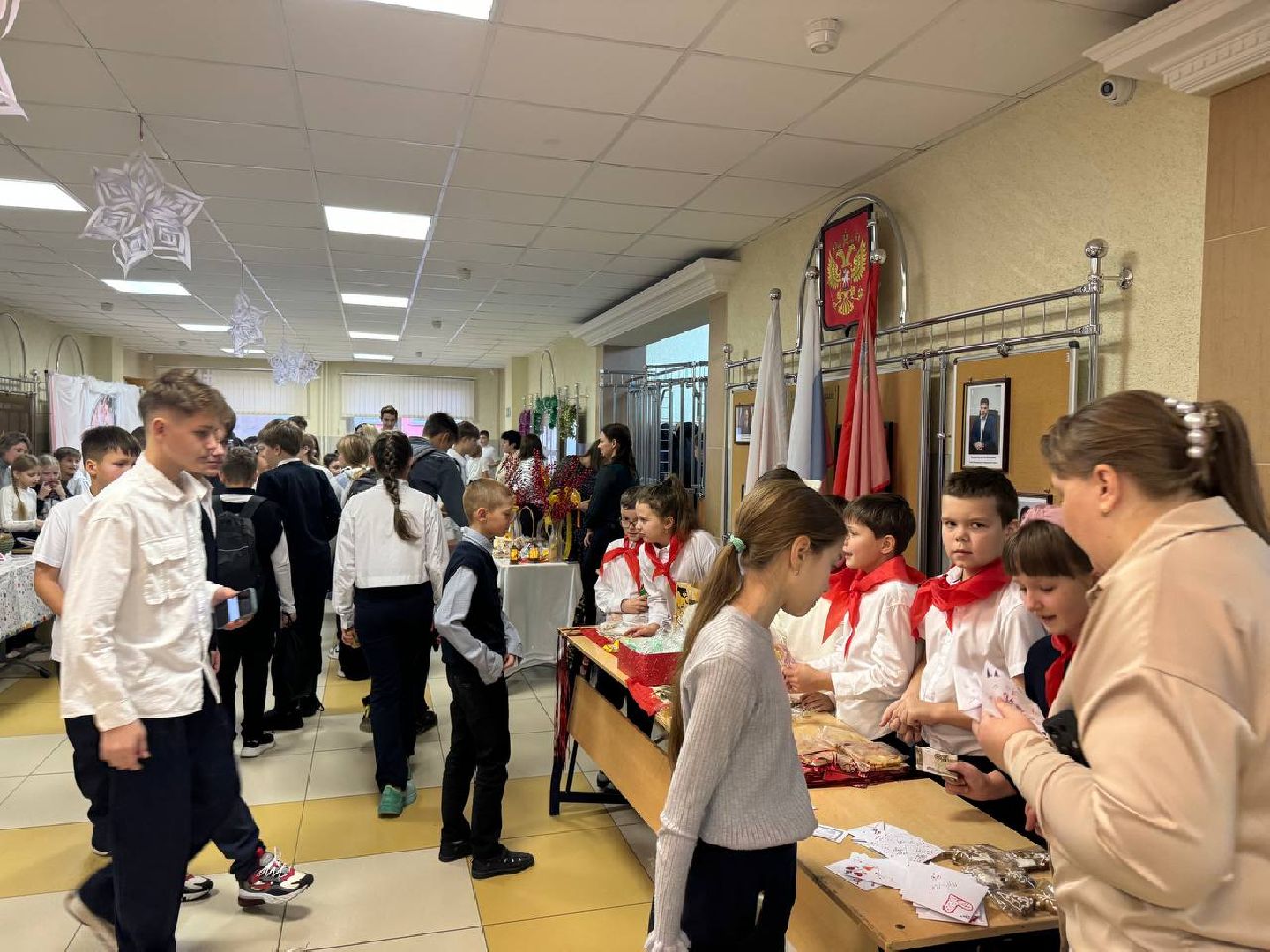 можайск, можайский городской округ, подмосковье, благотворительность, благотворительная ярмарка, сво, военнослужащие, поддержка бойцов, спецоперация, школьники, новогодние подарки, госпиталь,