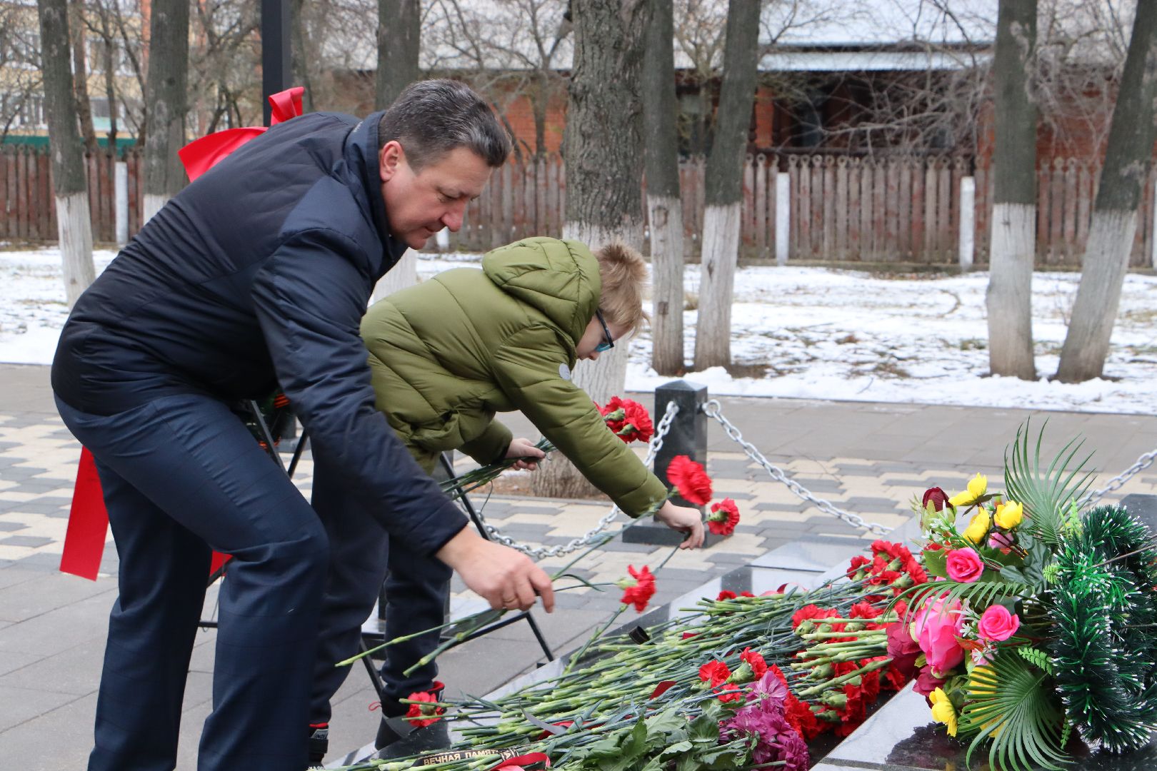 Серебряные Пруды, Братская могила, великая отечественная война, Освобождение Серебряных Прудов, вертикалки