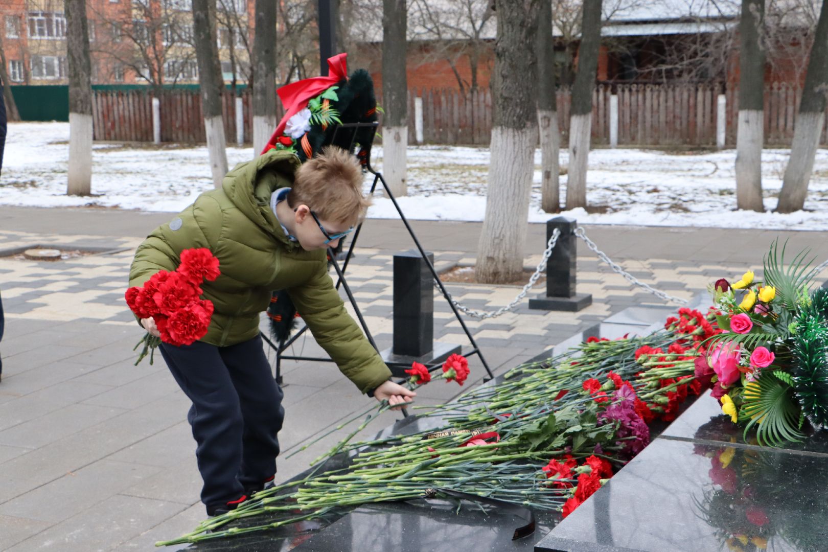 Серебряные Пруды, Братская могила, великая отечественная война, Освобождение Серебряных Прудов, вертикалки
