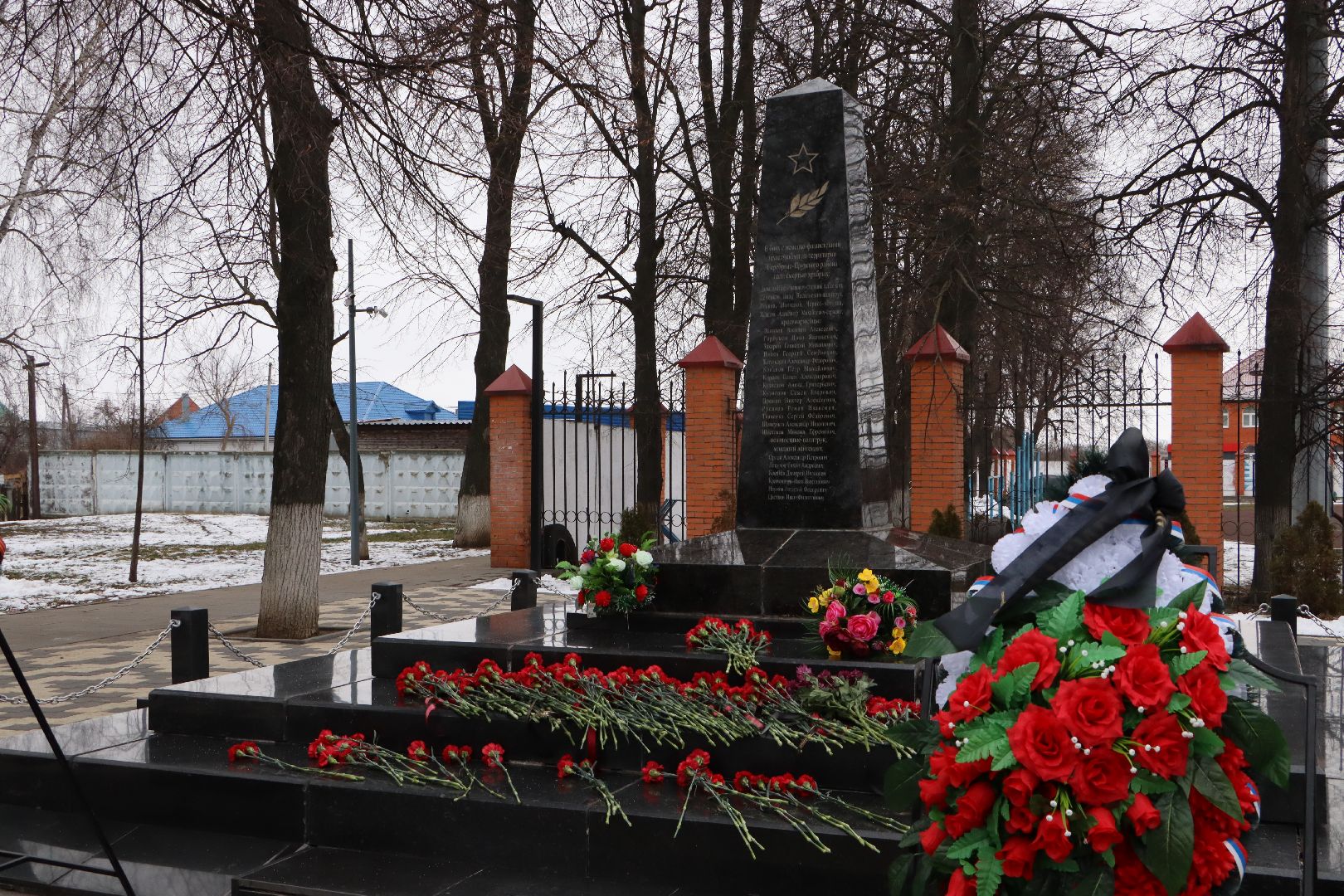 Серебряные Пруды, Братская могила, великая отечественная война, Освобождение Серебряных Прудов, вертикалки