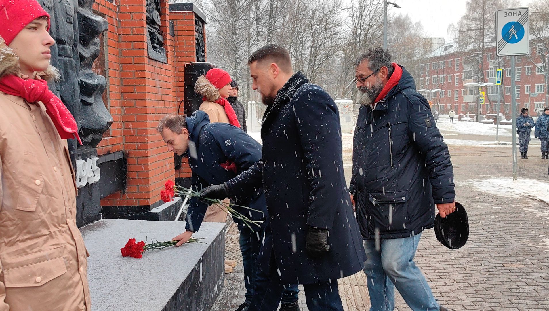 День Героев Отечества, монумент, возложение цветов, патриотизм,