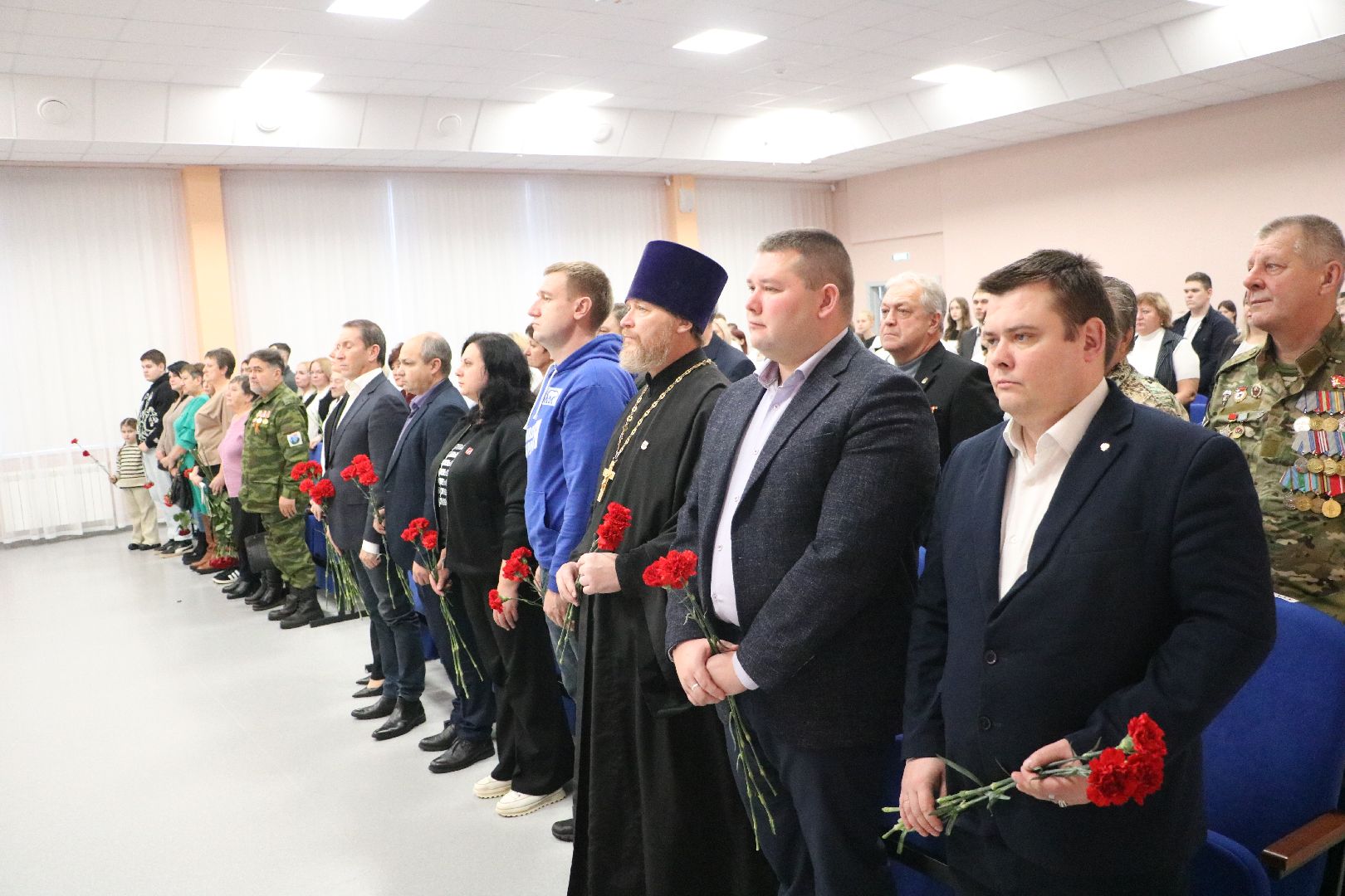 лотошино, лотошинская школа 1, сво, спецоперация, парта героя, образование, вертикалки,