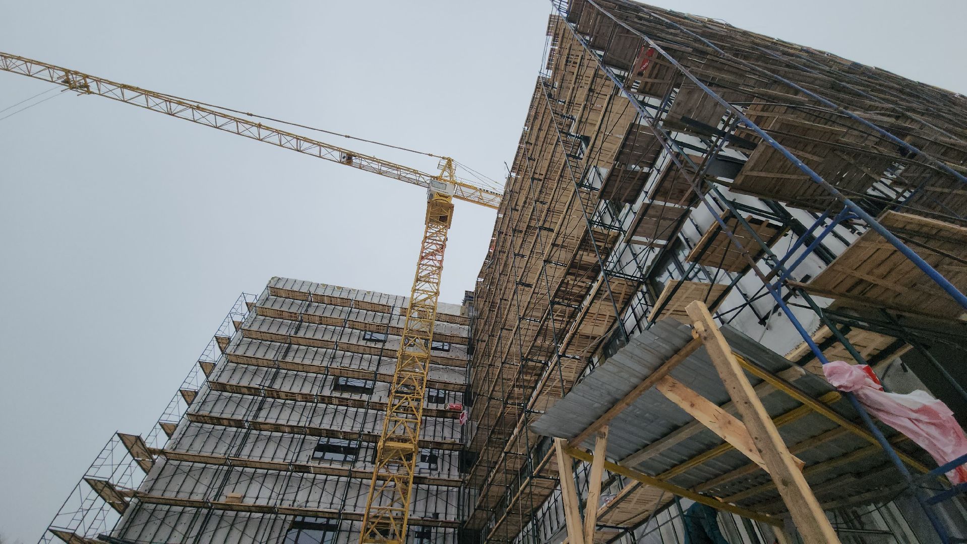 люберцы, строительство поликлиники, строители, поселок октябрьский, вертикалка,