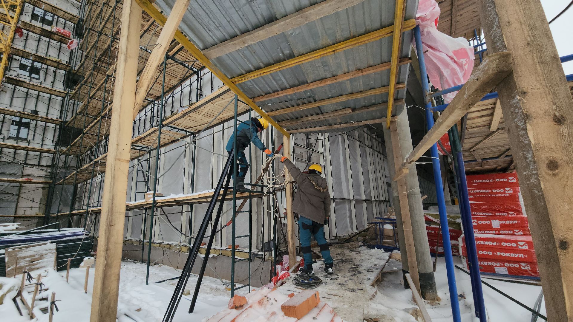 люберцы, строительство поликлиники, строители, поселок октябрьский, вертикалка,