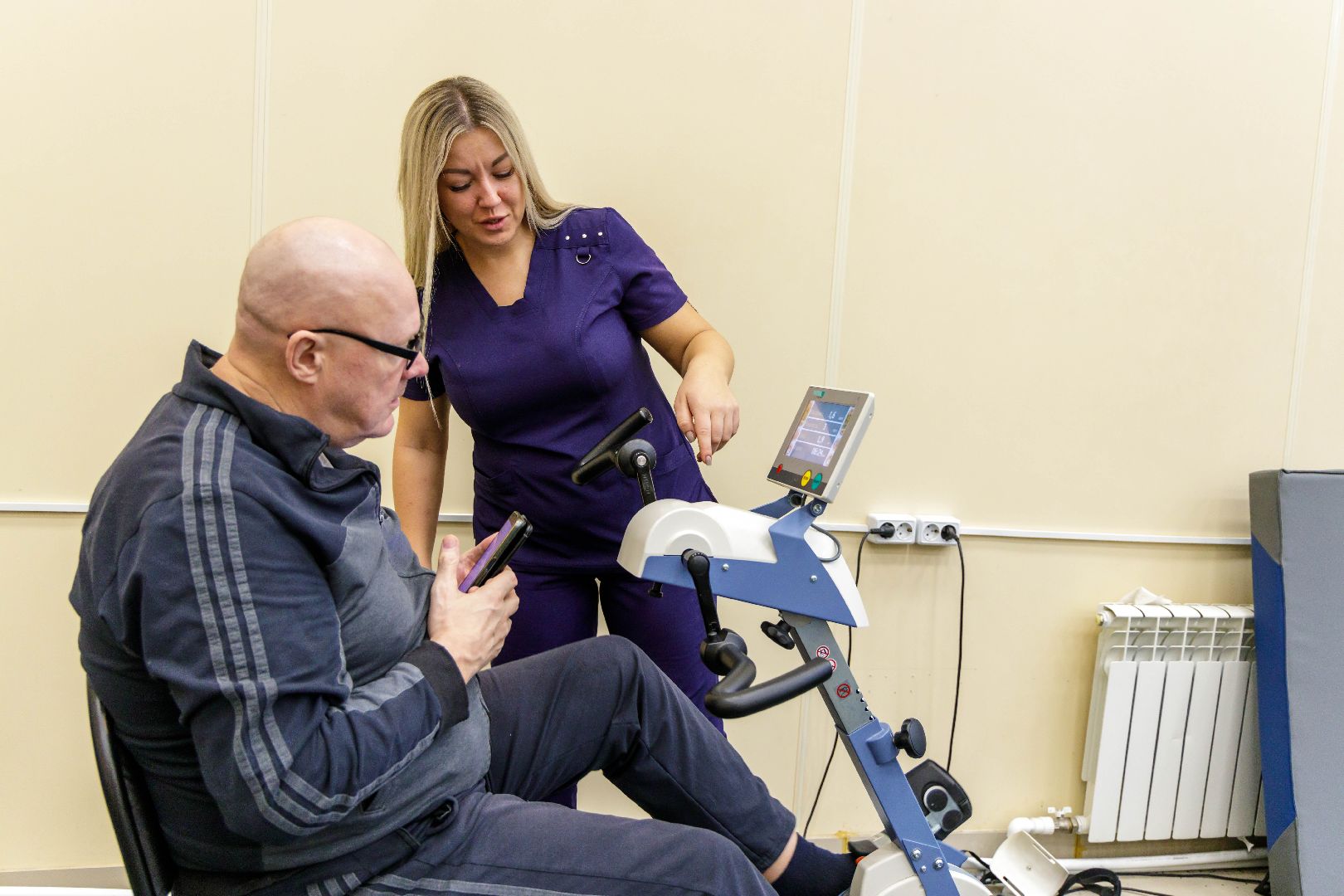 люберцы, люберецкая больница, отделение реабилитации, пациенты, вертикалка,