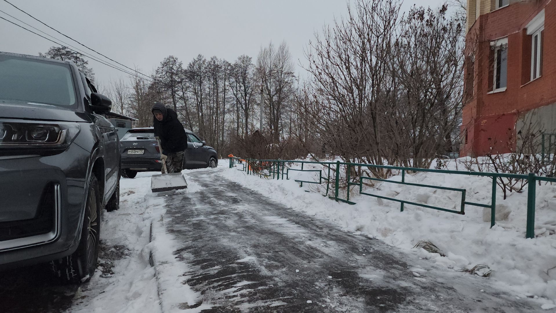 уборка, снег, снег и наледь, уборка снега, снегопад, жкх, трактор, дворник, дворники, уборка снега трактором, вертикалки,