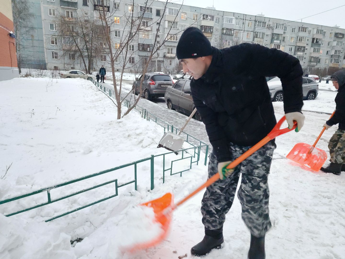 уборка, снег, снег и наледь, уборка снега, снегопад, жкх, трактор, дворник, дворники, уборка снега трактором, вертикалки,