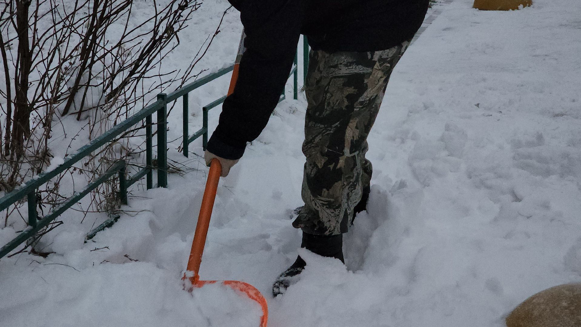 уборка, снег, снег и наледь, уборка снега, снегопад, жкх, трактор, дворник, дворники, уборка снега трактором, вертикалки,