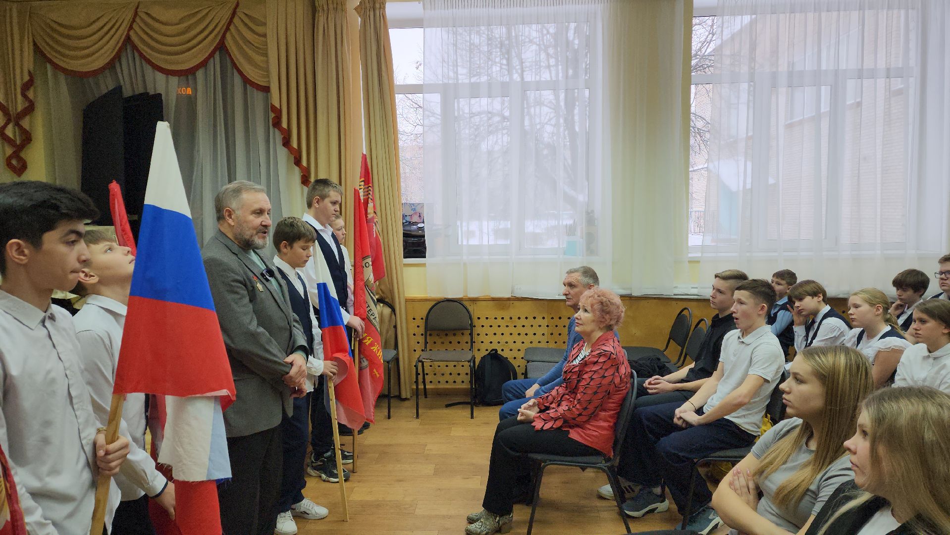 вертикалки, ивантеевка, день защитника отечества, воины-интернационалисты, сво, вов, герои, герои россии, школьники, волонтеры, урок мужества, возложение цветов,