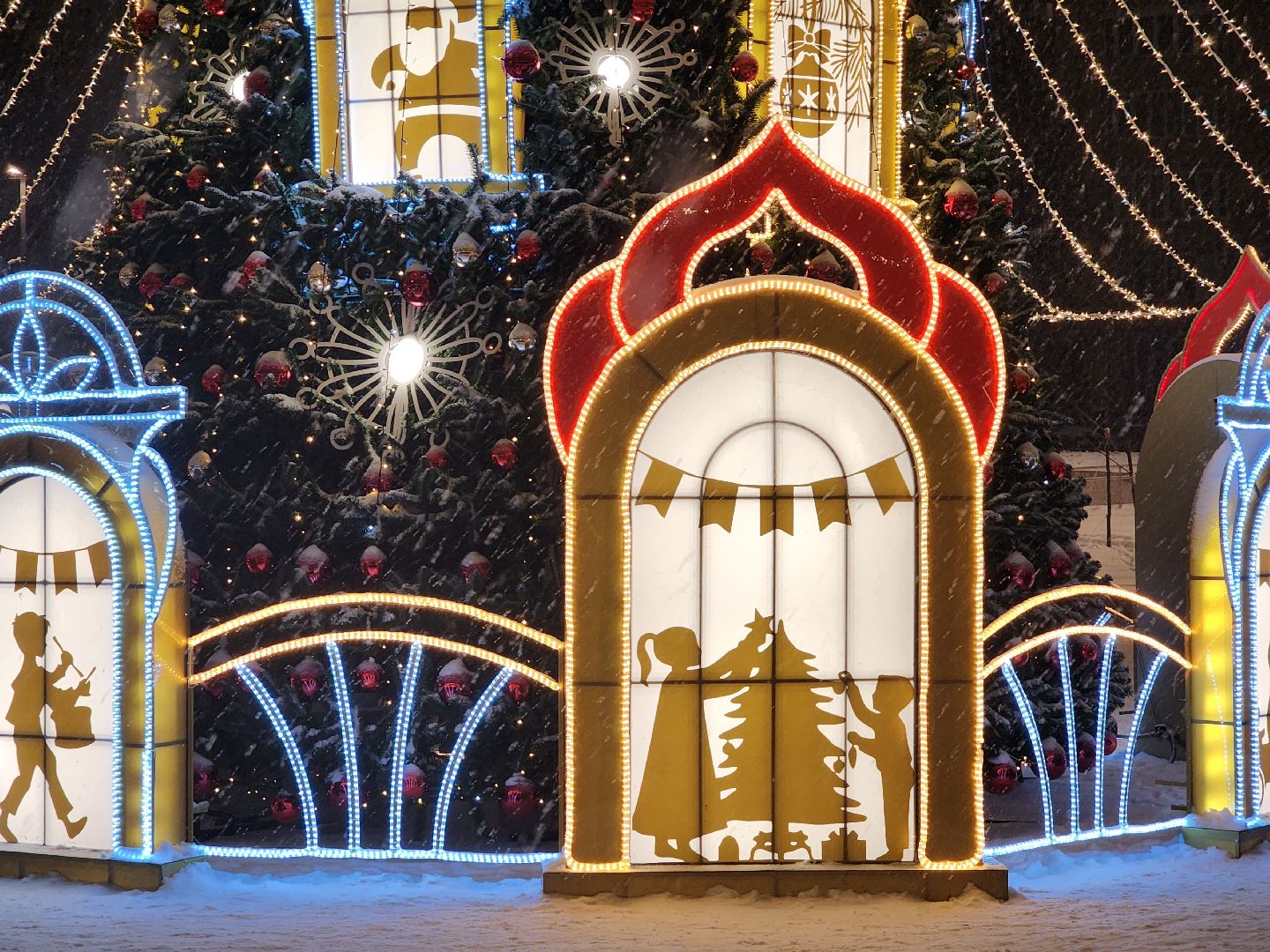 раменское, благоустройство, новогодняя елка на площади победы, вертикалка,