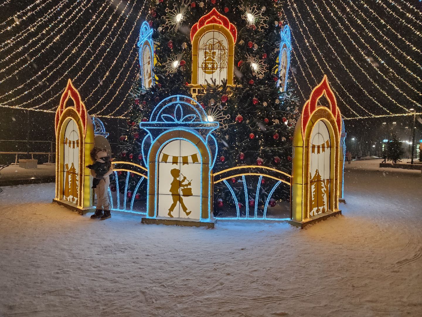 раменское, благоустройство, новогодняя елка на площади победы, вертикалка,