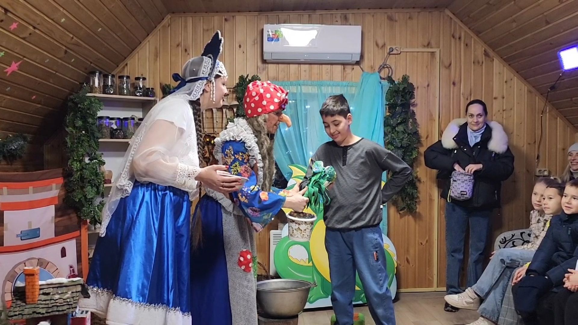 Бронницы, Раменское, Бронницкий Терем Деда Мороза, Новогодняя программа для детей, В гостях у Деда Мороза, Вертикалка, Вертикальное видео,