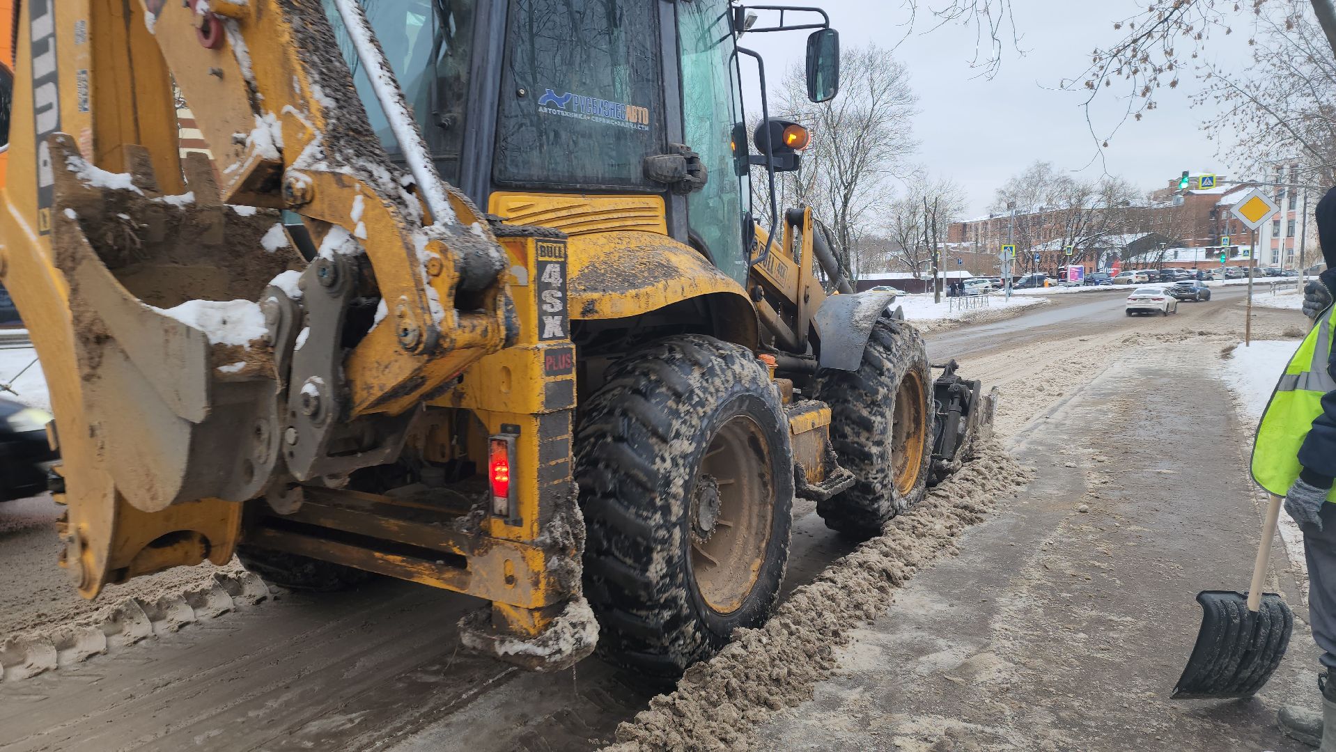 снег, снег и наледь, уборка, уборка снега, уборка снега и наледи, коммунальные службы, коммунальщики, жкх, вертикалки,