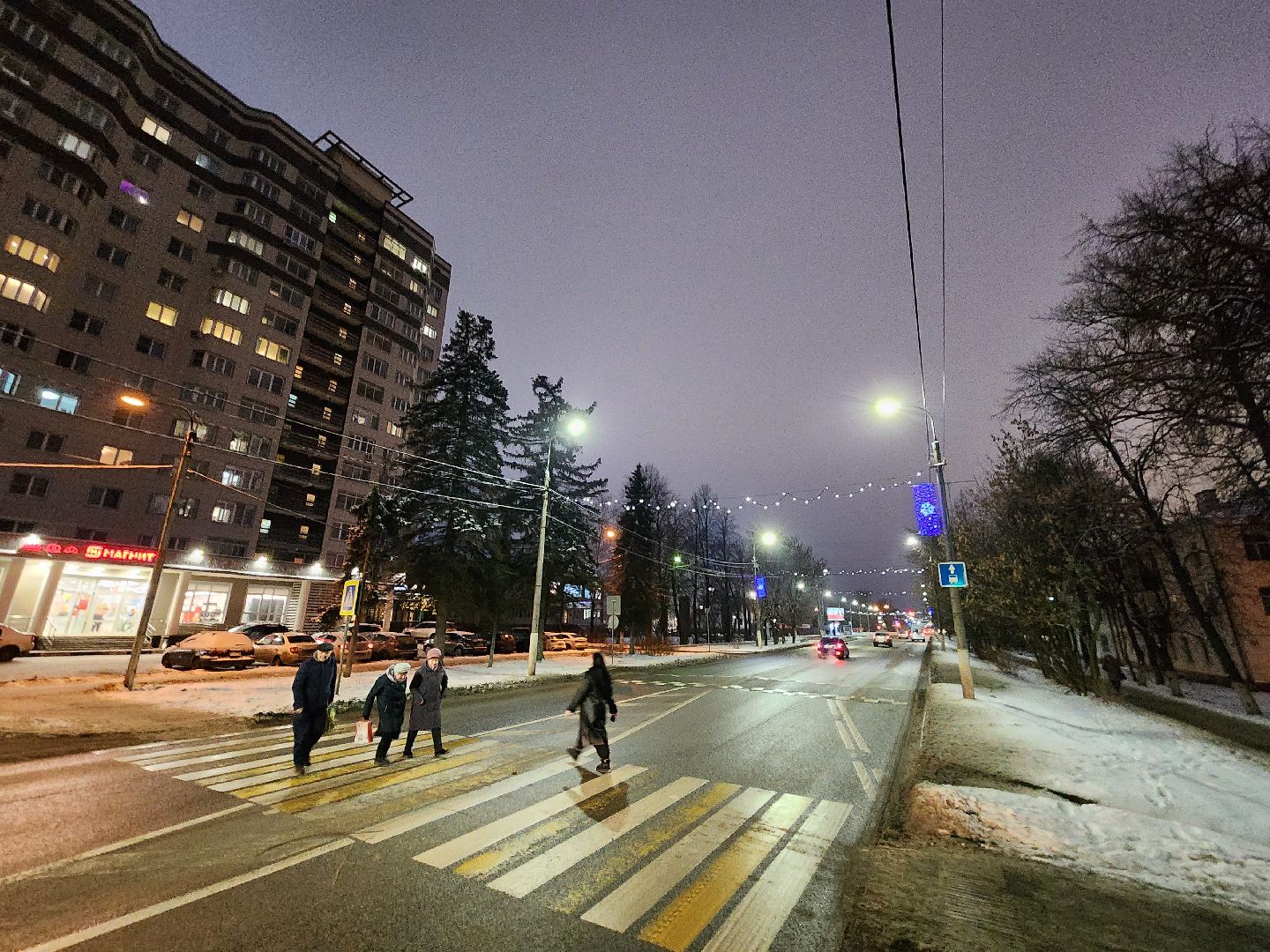 Чехов, улица Чехова, улица Московская, новогодняя иллюминация, светодиодные элементы, световые инсталляции, столбы освещения, фонари, проект губернатора московской области, зима в подмосковье, вертикалки,