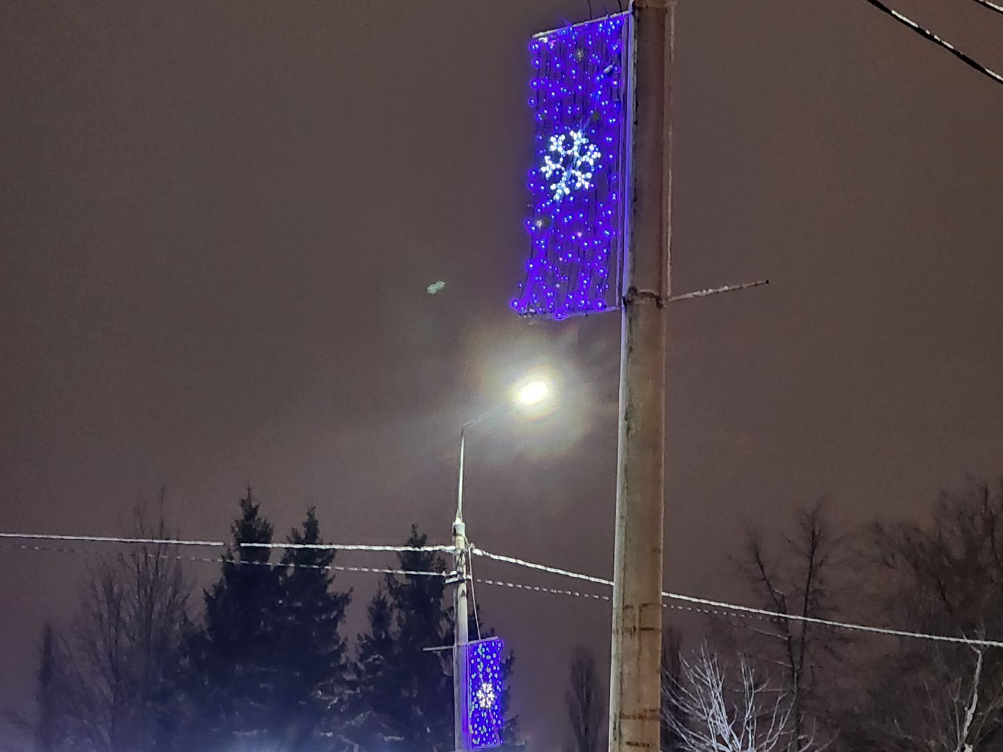 Чехов, улица Чехова, улица Московская, новогодняя иллюминация, светодиодные элементы, световые инсталляции, столбы освещения, фонари, проект губернатора московской области, зима в подмосковье, вертикалки,