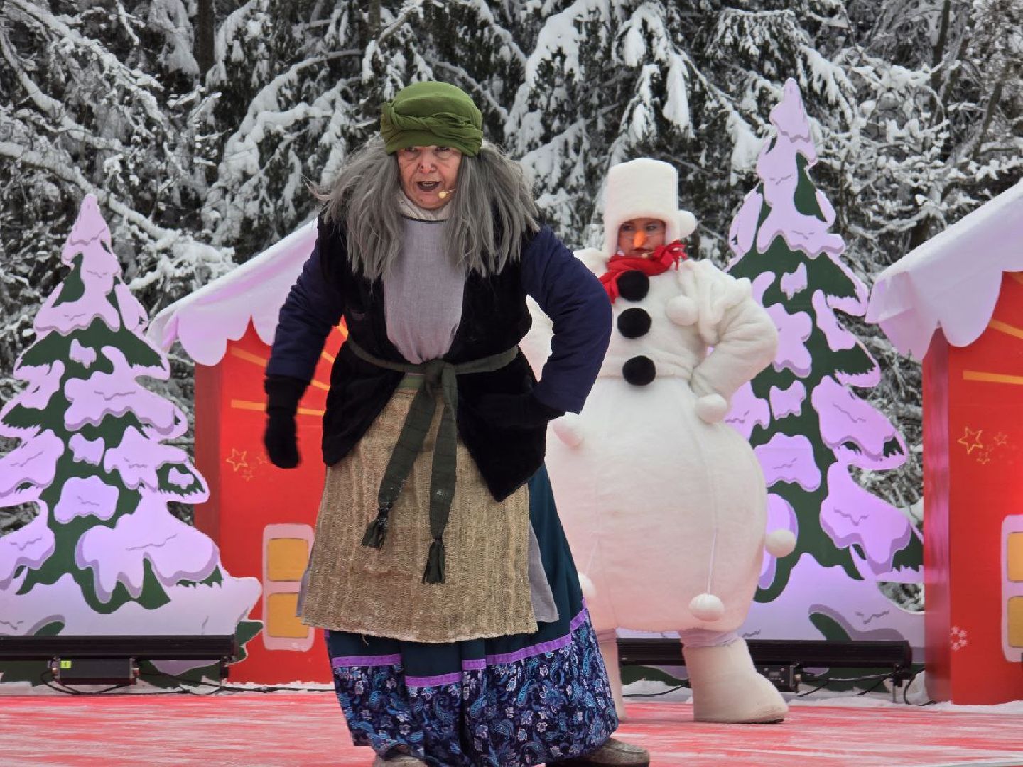 можайск, можайский городской округ, новогодняя елка, главная новогодняя елка страны, кремль, соборная площадь, народные гуляния и забавы, праздник, новогодние праздники, новый год, вертикалки,