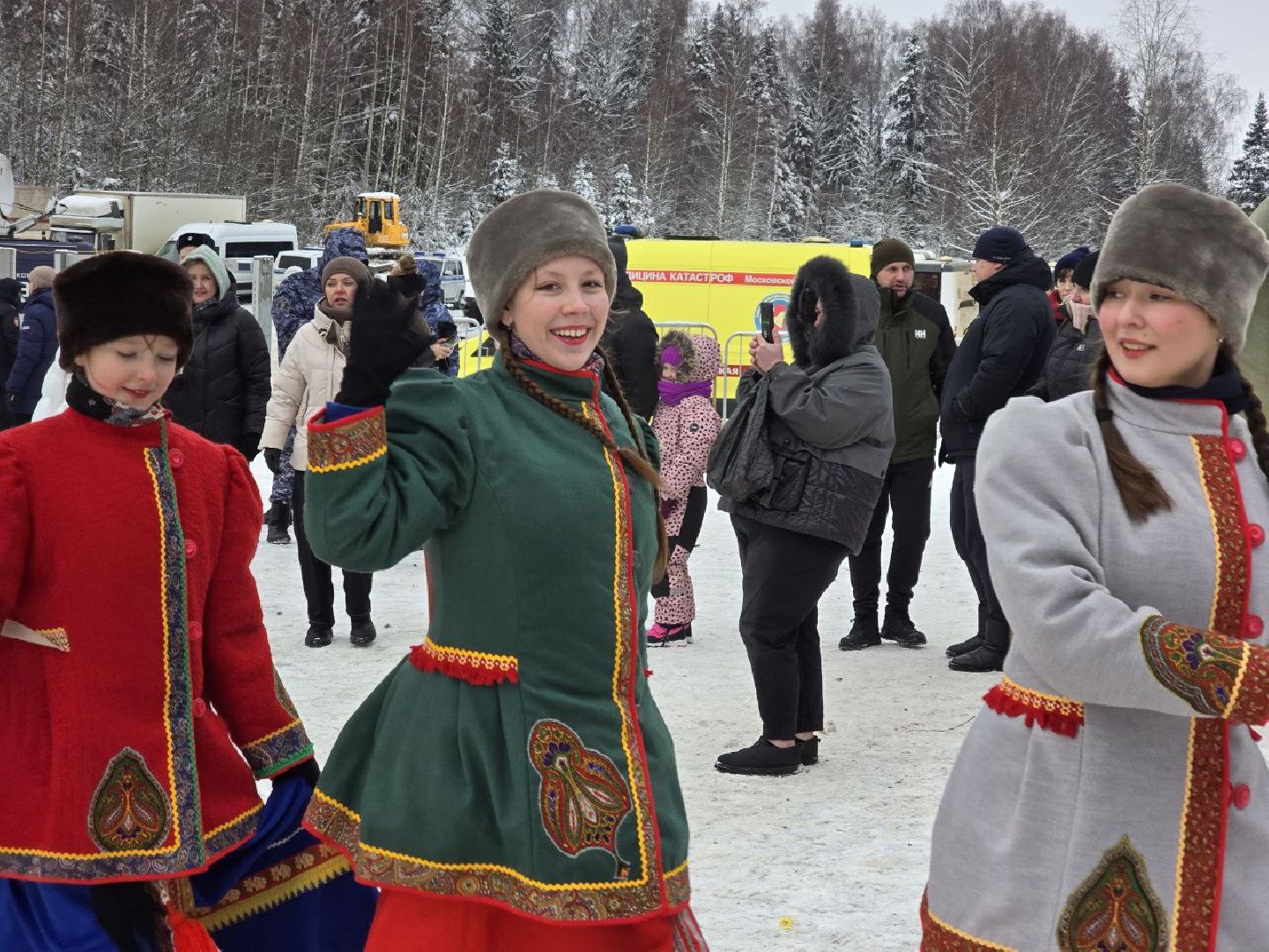 можайск, можайский городской округ, новогодняя елка, главная новогодняя елка страны, кремль, соборная площадь, народные гуляния и забавы, праздник, новогодние праздники, новый год, вертикалки,