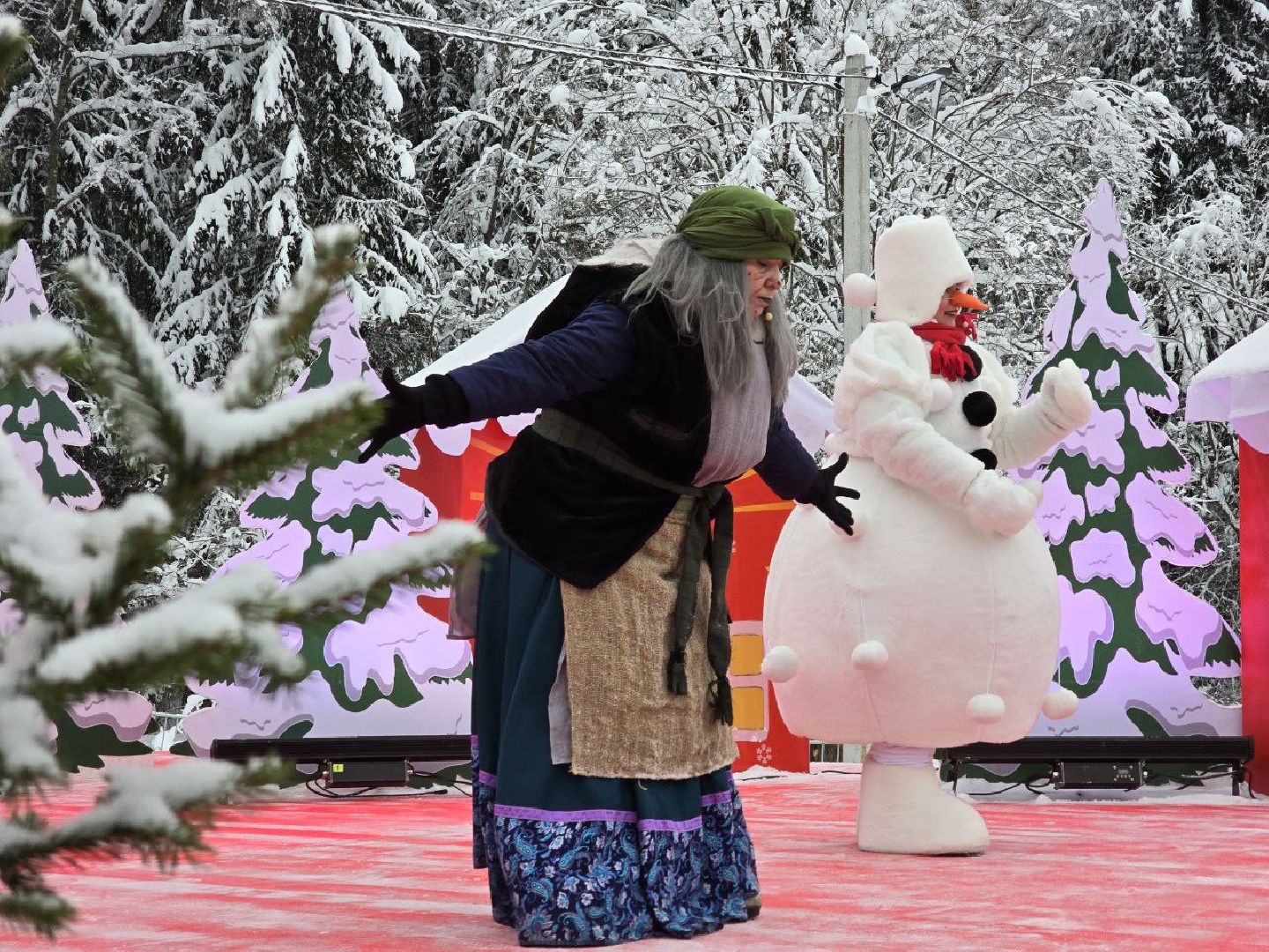 можайск, можайский городской округ, новогодняя елка, главная новогодняя елка страны, кремль, соборная площадь, народные гуляния и забавы, праздник, новогодние праздники, новый год, вертикалки,