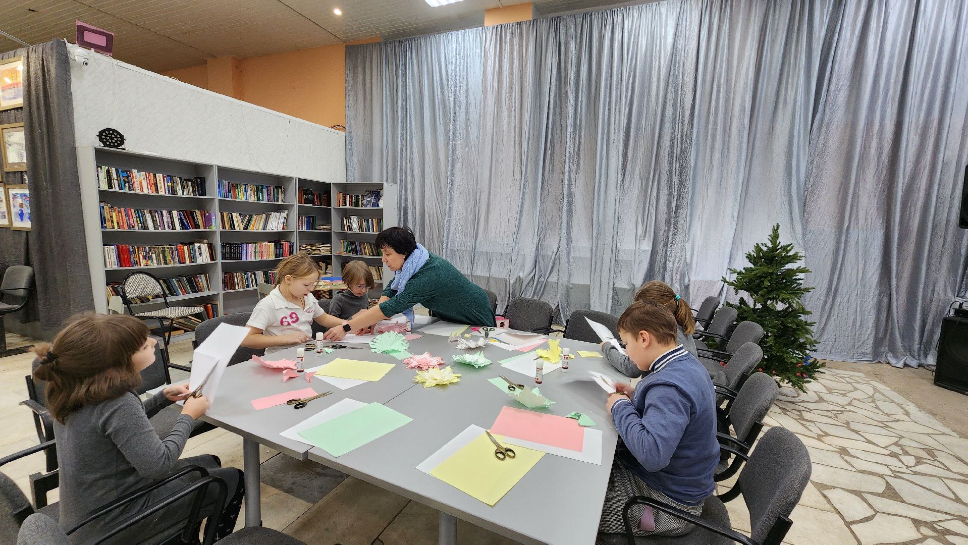 поделка, аппликация, Лобня, новогодние снежинки,