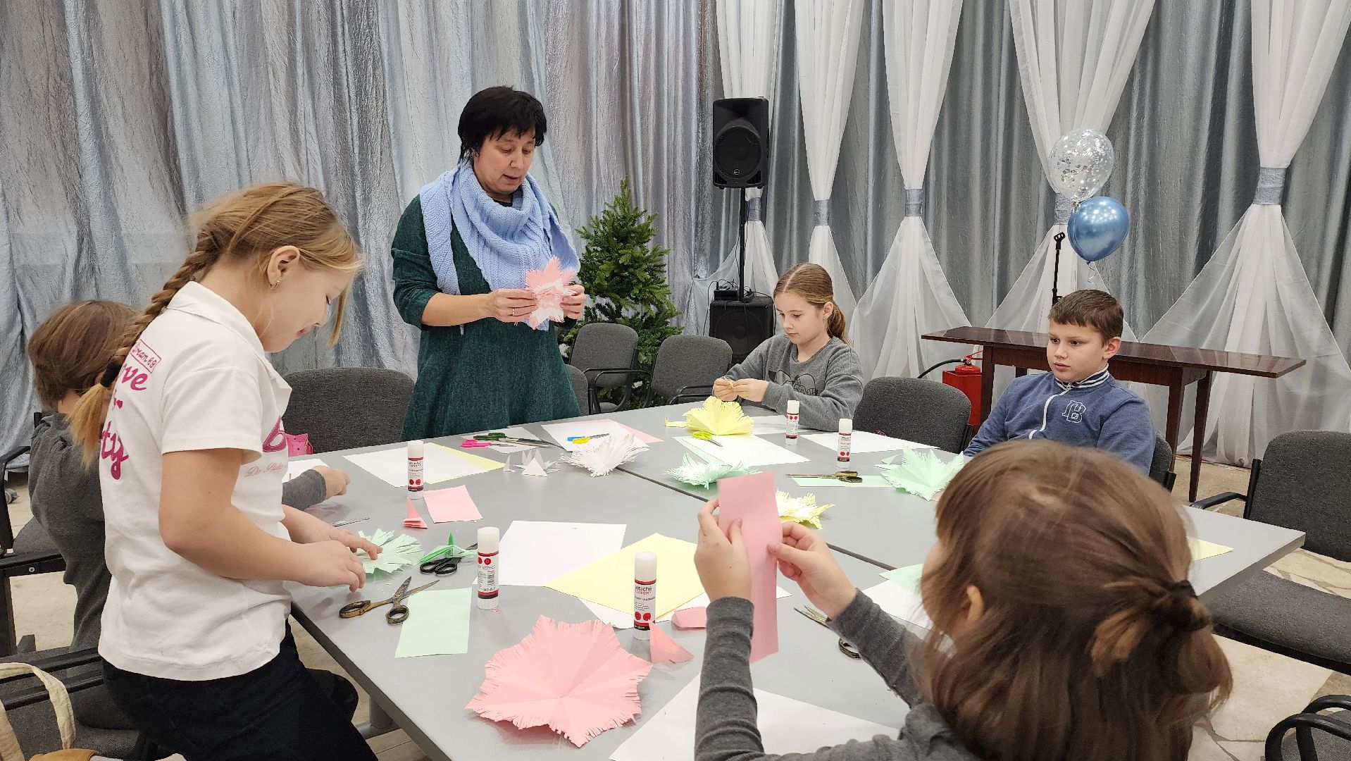 поделка, аппликация, Лобня, новогодние снежинки,