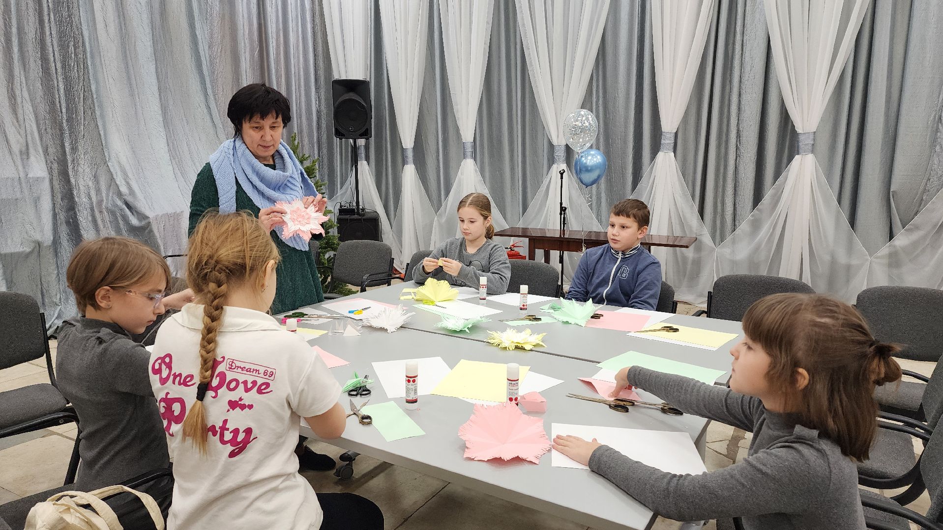 поделка, аппликация, Лобня, новогодние снежинки,