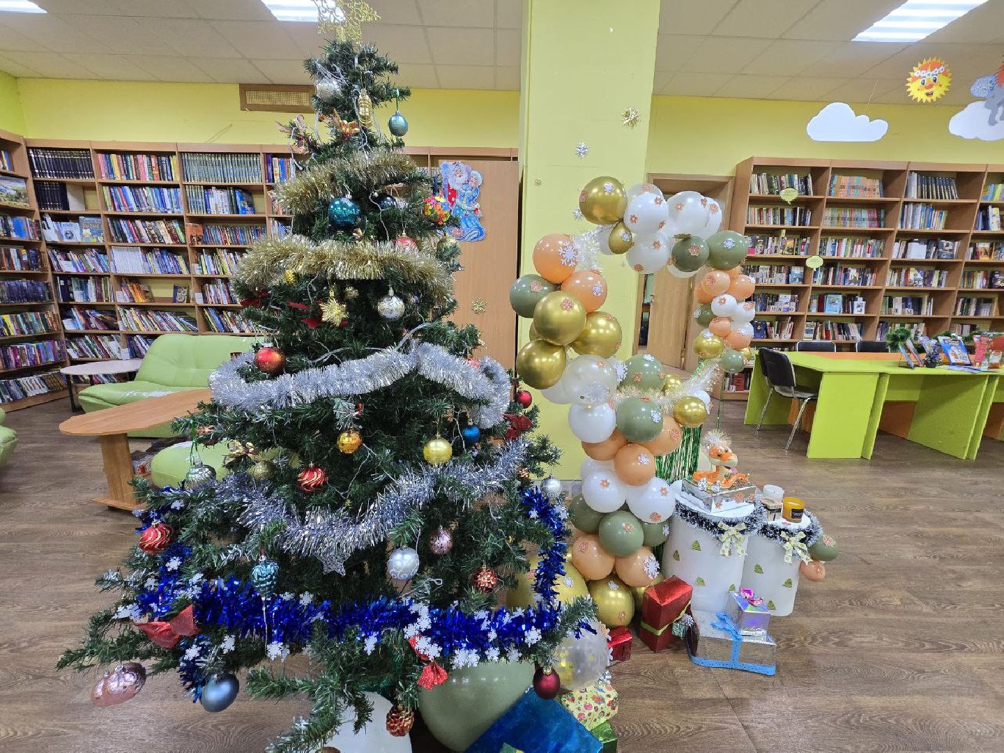 можайск, можайский городской округ, подмосковье, культурный код, библиотека, министерство культуры и туризма, зона комфортного пребывания, обновление библиотеки, роспись стен, студенты, можайская библиотека, вертикалки,