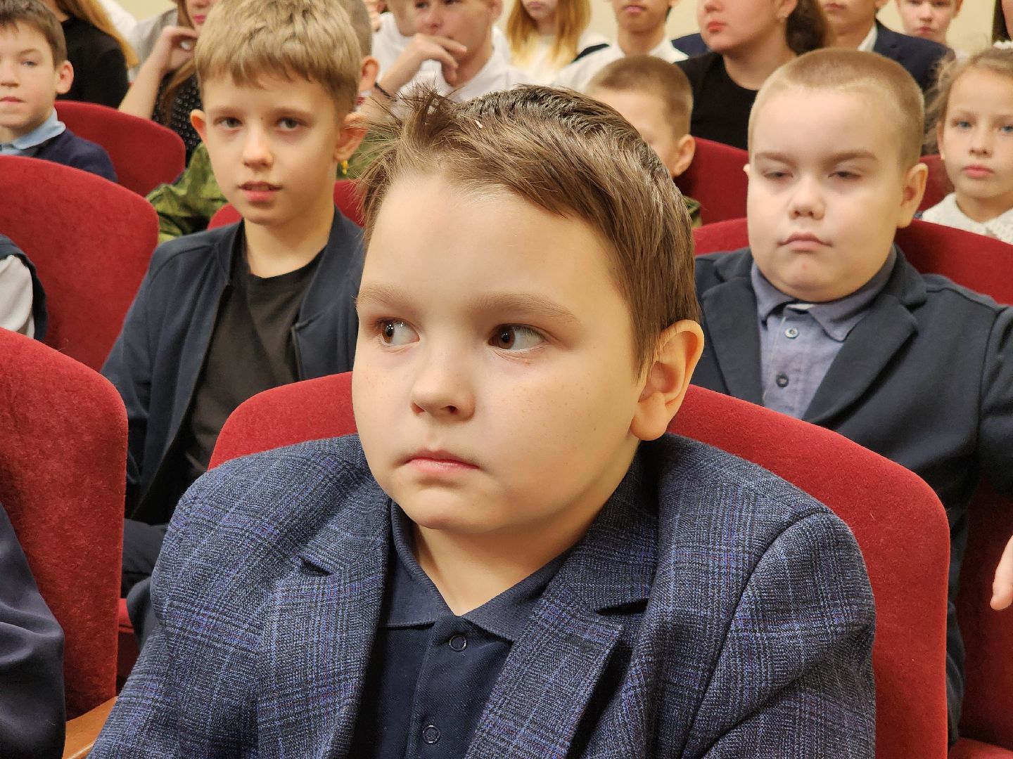 луховицы, парта героя,