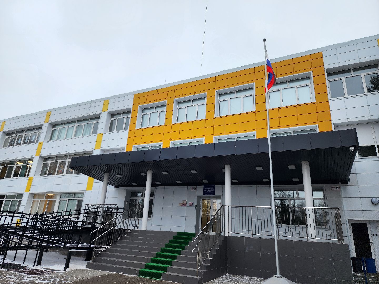 луховицы, парта героя,