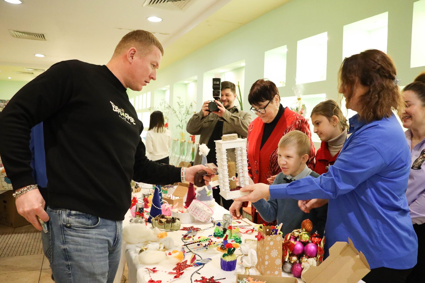 вертикалки, ивантеевка, благотворительная ярмарка, дети, поделки, новый год, благотворительая акция,
