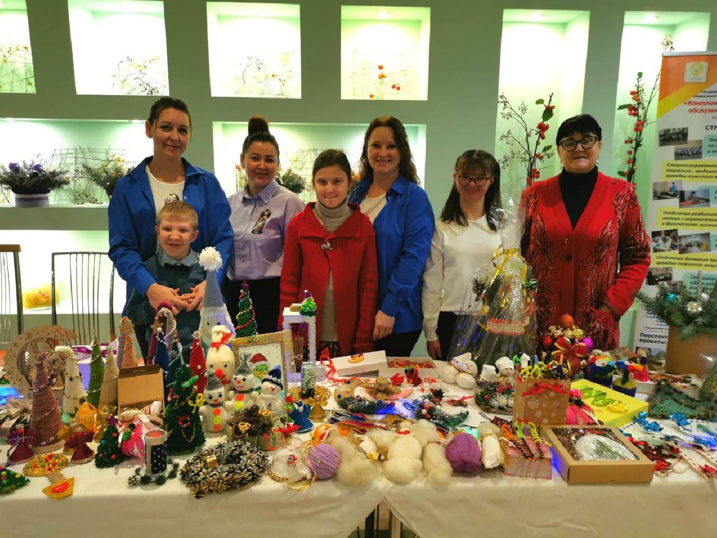вертикалки, ивантеевка, благотворительная ярмарка, дети, поделки, новый год, благотворительая акция,