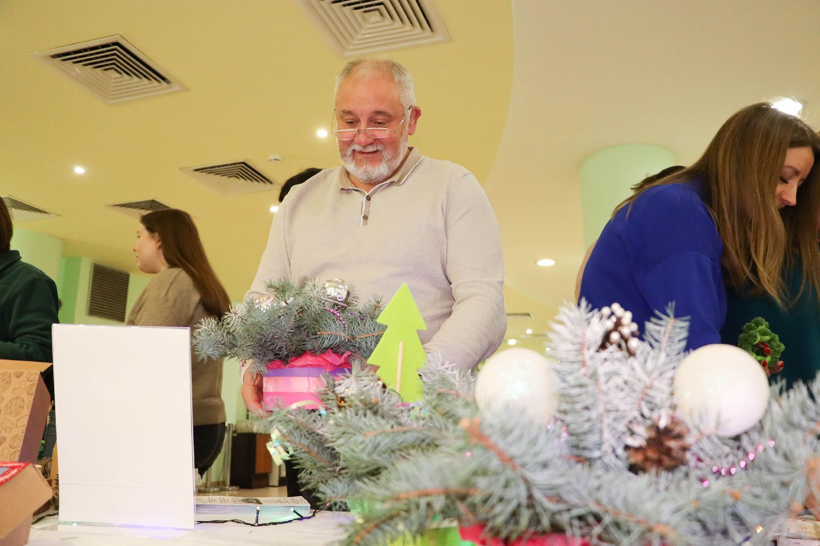 вертикалки, ивантеевка, благотворительная ярмарка, дети, поделки, новый год, благотворительая акция,