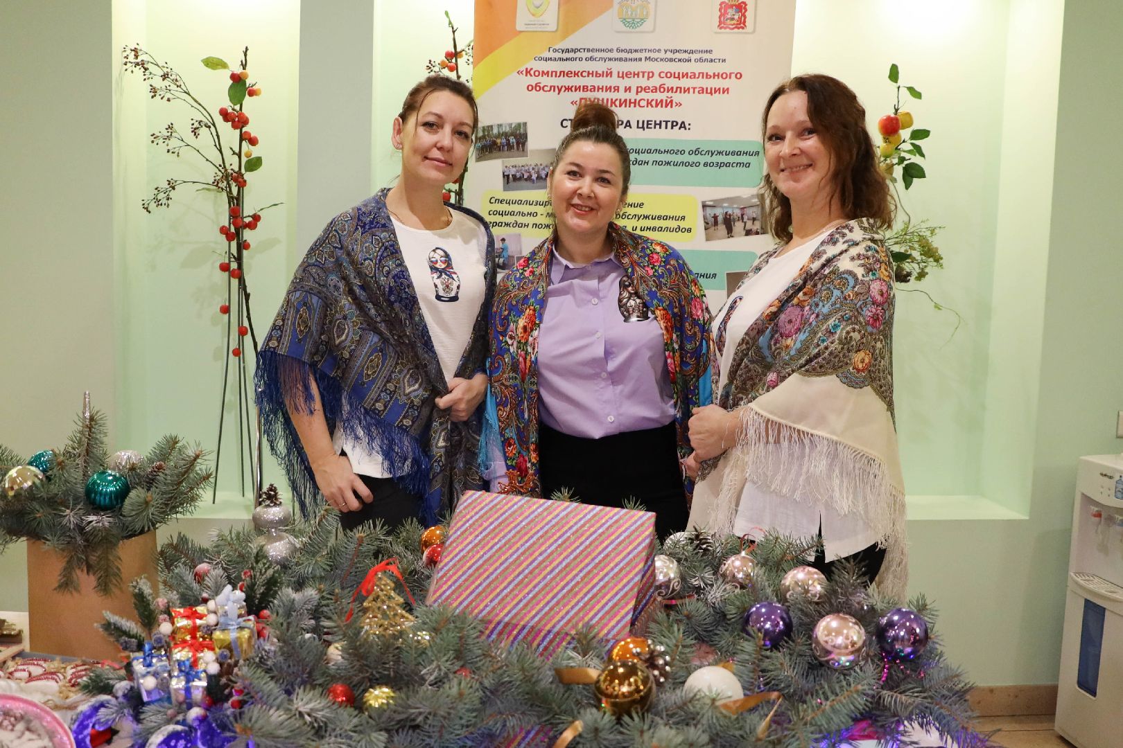 вертикалки, ивантеевка, благотворительная ярмарка, дети, поделки, новый год, благотворительая акция,